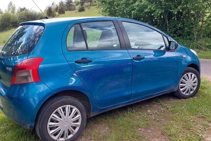 Toyota Yaris 176.000 km 2.450 &euro; Büdesheim 54610