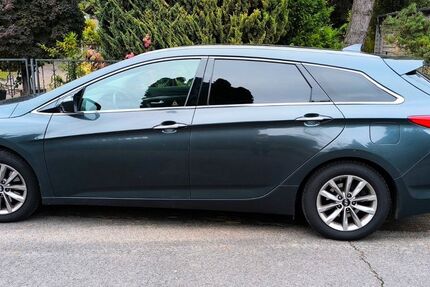 Hyundai i40 76.000 km 9.500 € Leipzig 04288