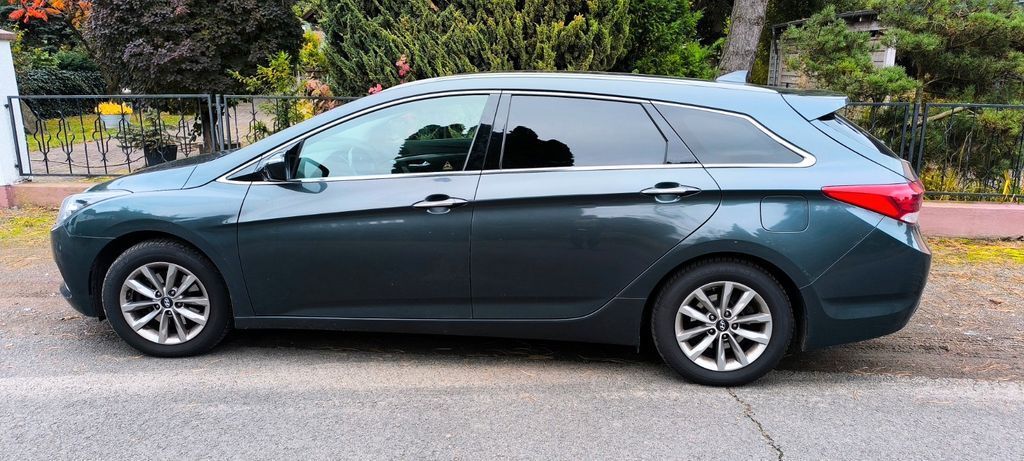 Hyundai i40 76.000 km 9.500 € Leipzig 04288