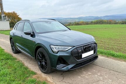 Audi e-tron 30.689 km 47.999 € Extertal 32699