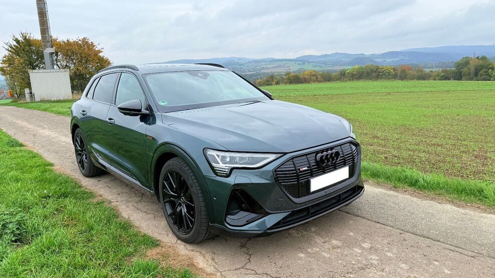 Audi e-tron 30.689 km 47.999 € Extertal 32699