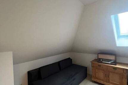 Gemütliche 1-Zimmer-Dachgeschosswohnung in Essenbach 1 zimmer