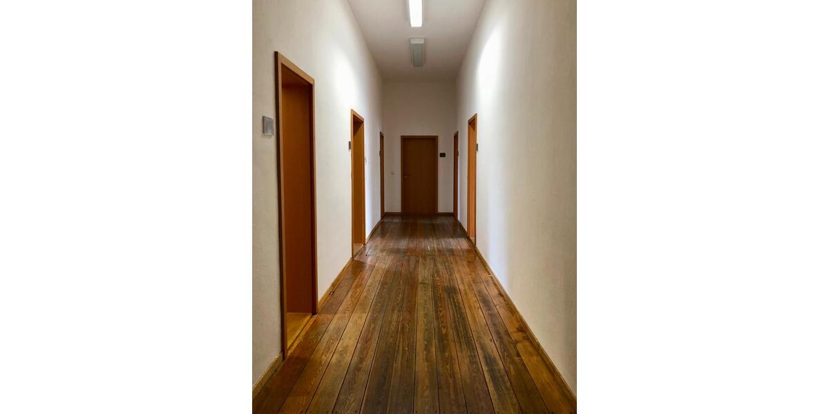 Hochparterre Dessau-Roßlau Roßlau - 4 Zimmer, 113 m&sup2;, 390&euro; | Angebot:24783343