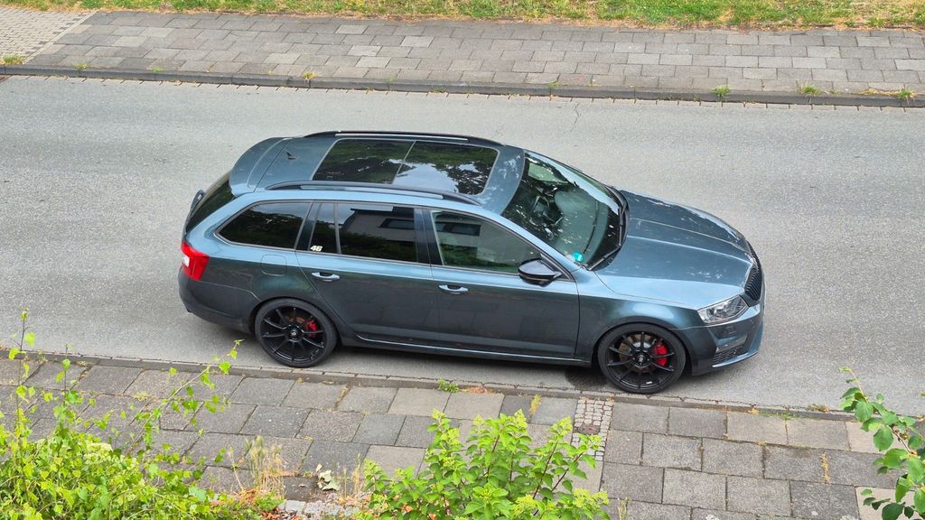 Skoda Octavia 112.000 km 16.200 &euro; Duisburg 47059