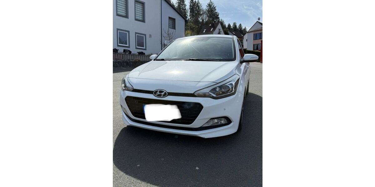 Hyundai i20 102.000 km 11.200 &euro; Niederselters 65618