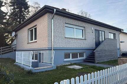 Freistehendes Einfamilienhaus mit Einliegerwohnung und großen Garten 6 zimmer