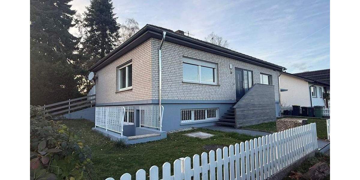 Freistehendes Einfamilienhaus mit Einliegerwohnung und großen Garten 6 zimmer