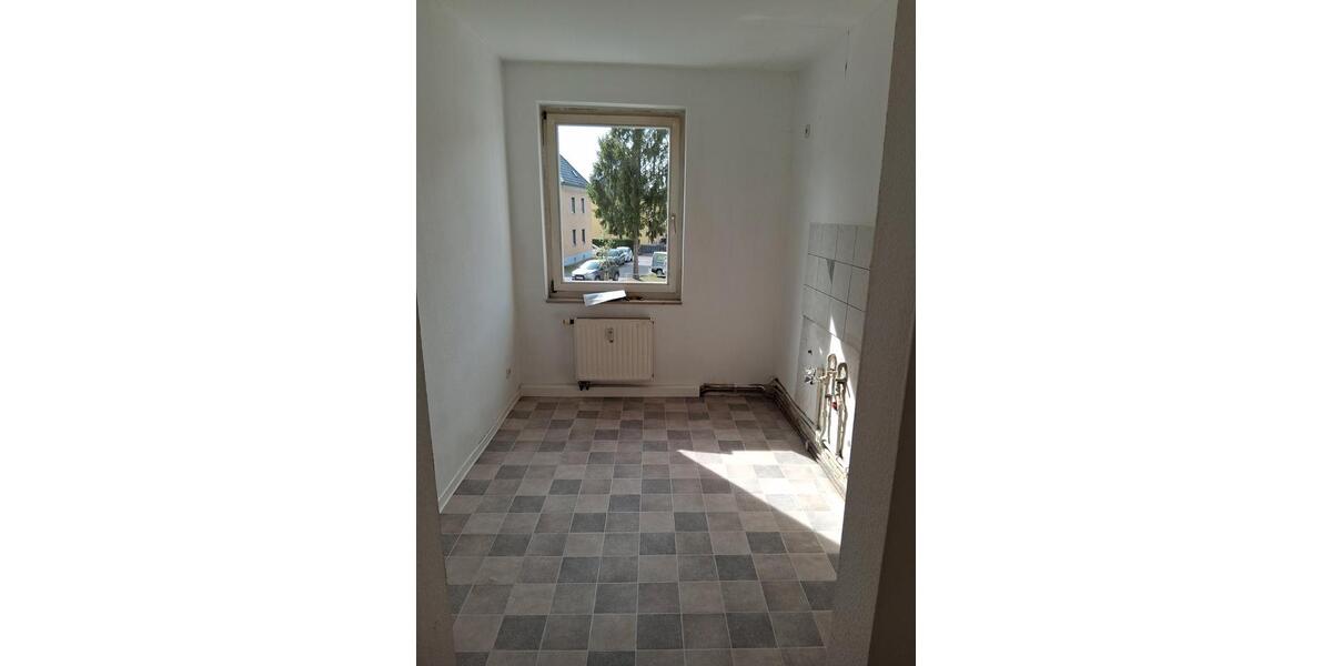 Etagenwohnung Hohenmölsen - 2 Zimmer, 46 m&sup2;, 380&euro; | Angebot:26447883