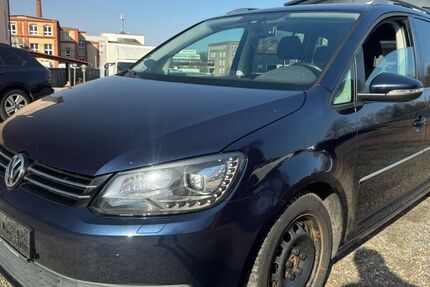 VW Touran 231.000 km 7.999 &euro; Chemnitz 09120