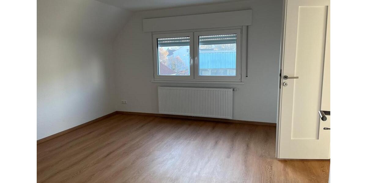 Dachgeschoßwohnung Albstadt - 3 Zimmer, 66 m&sup2;, 640&euro; | Angebot:26058916