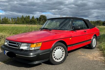 Saab 900