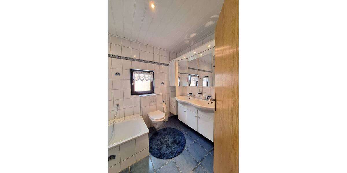 Mehrfamilienhaus, Wohnhaus Weener - 5 Zimmer, 133 m&sup2;, 195.000&euro; | Angebot:26118098