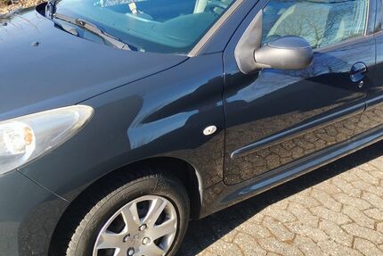 Peugeot 206 136.000 km 3.099 &euro; Großheide 26532