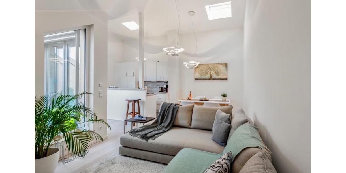 ***Kleines möbliertes Penthaus, zentral am Rosengarten*** 2 zimmer