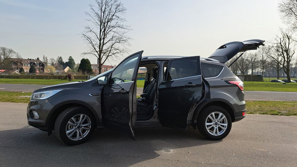 Ford Kuga 96.000 km 17.300 &euro; Krefeld 47799
