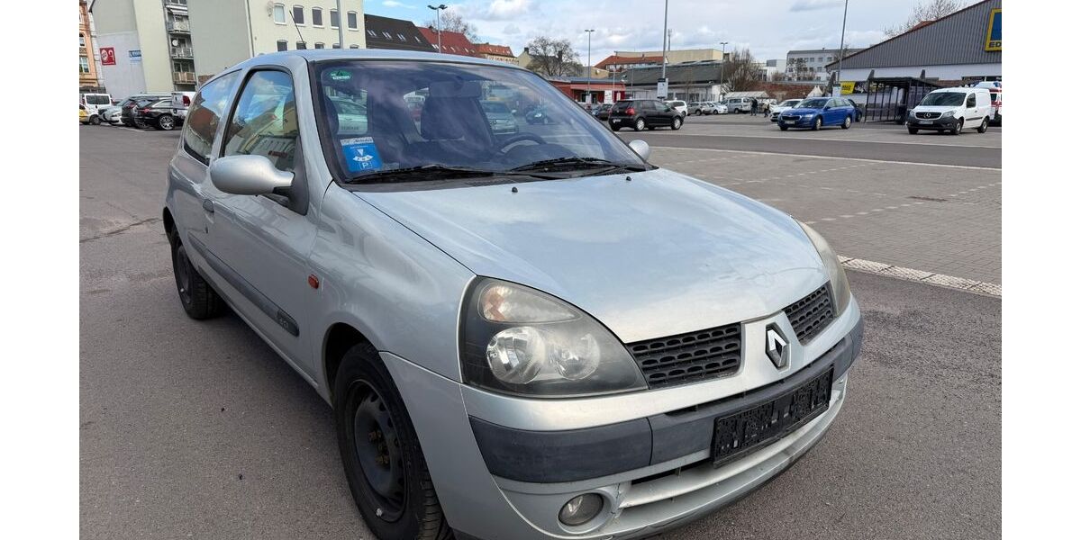 Renault Clio 285.000 km 700 &euro; Magdeburg 39112