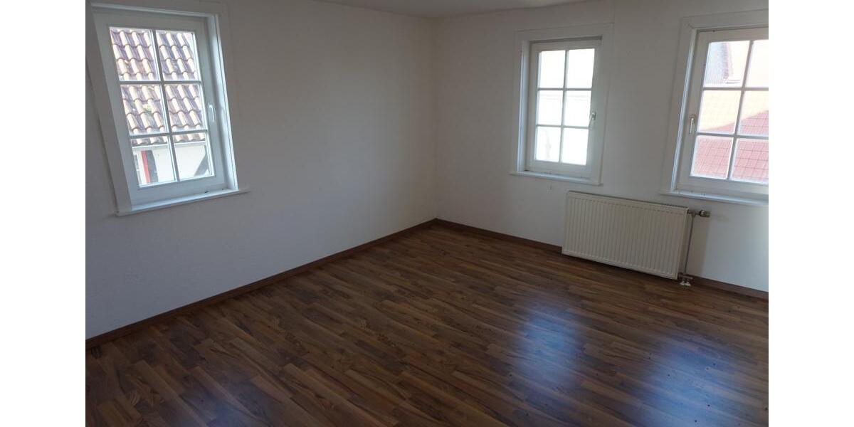 Etagenwohnung Vogtei - 3 Zimmer, 81 m&sup2;, 320&euro; | Angebot:25289044