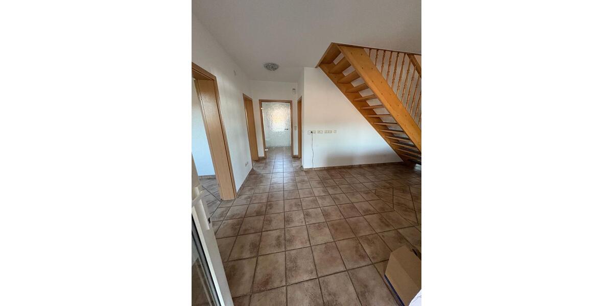 Einfamilienhaus Bad Salzungen - 8 Zimmer, 186 m&sup2;, 299.000&euro; | Angebot:25806627