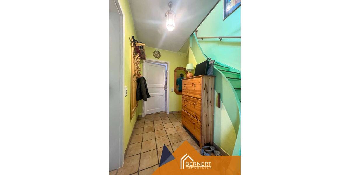 Einfamilienhaus Stockheim - 8 Zimmer, 240 m&sup2;, 319.000&euro; | Angebot:25800366