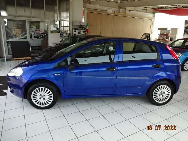 Fiat Grande Punto 194.000 km 2.500 &euro; Leupoldsgrün 95191
