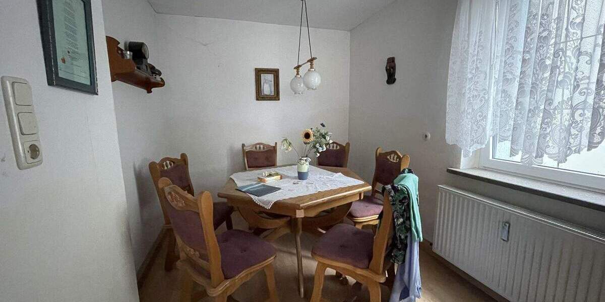 Mehrfamilienhaus, Wohnhaus Heidenau - 9 Zimmer, 150 m&sup2;, 270.000&euro; | Angebot:24532399