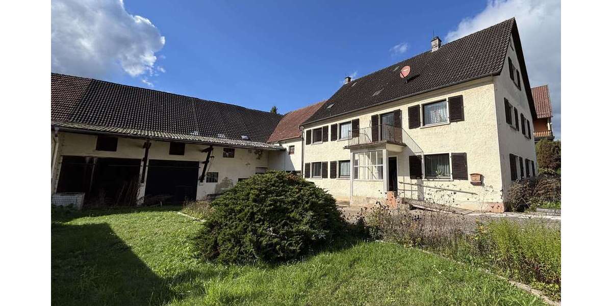 Einfamilienhaus Wassertrüdingen - 9 Zimmer, 214 m&sup2;, 185.000&euro; | Angebot:23870958