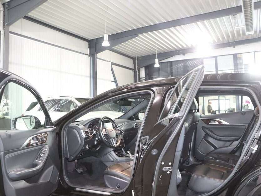 Q30 1.6 PREMIUM / PANORAMA / LED / NAVI+360°