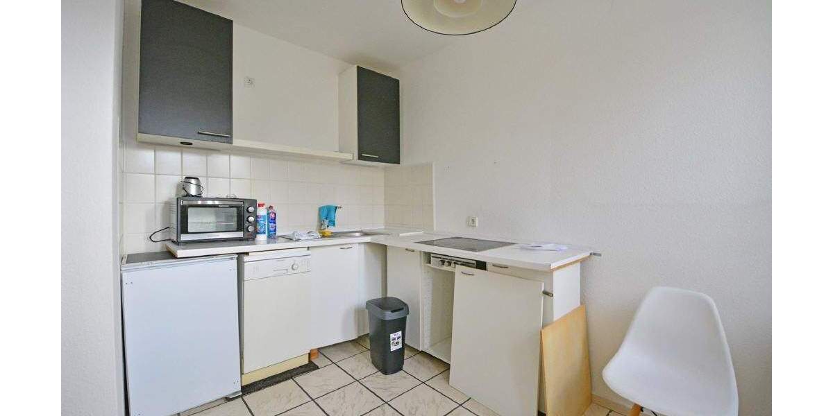 MFH mit 16 Wohneinheiten und 12 Stellplätzen; Eckgrundstück an 2 Straßen, KS-Schillerviertel 3 zimmer