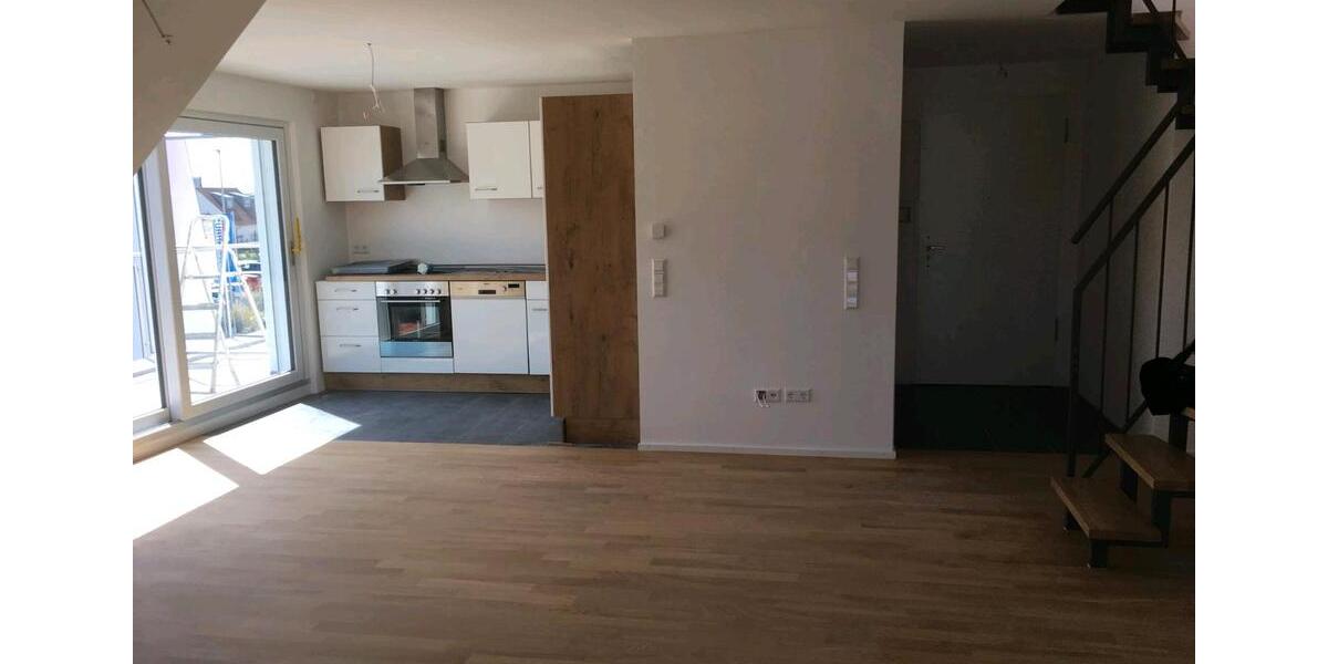 Dachgeschoßwohnung Mössingen - 2.5 Zimmer, 68 m&sup2;, 880&euro; | Angebot:25589653