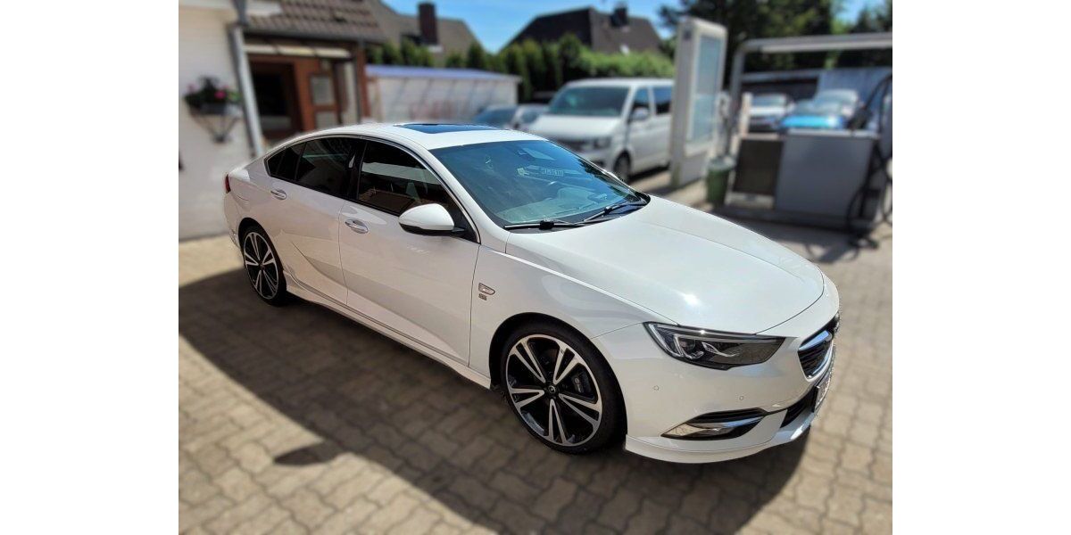 Opel Insignia 84.655 km 18.790 &euro; Brunsbüttel 25541