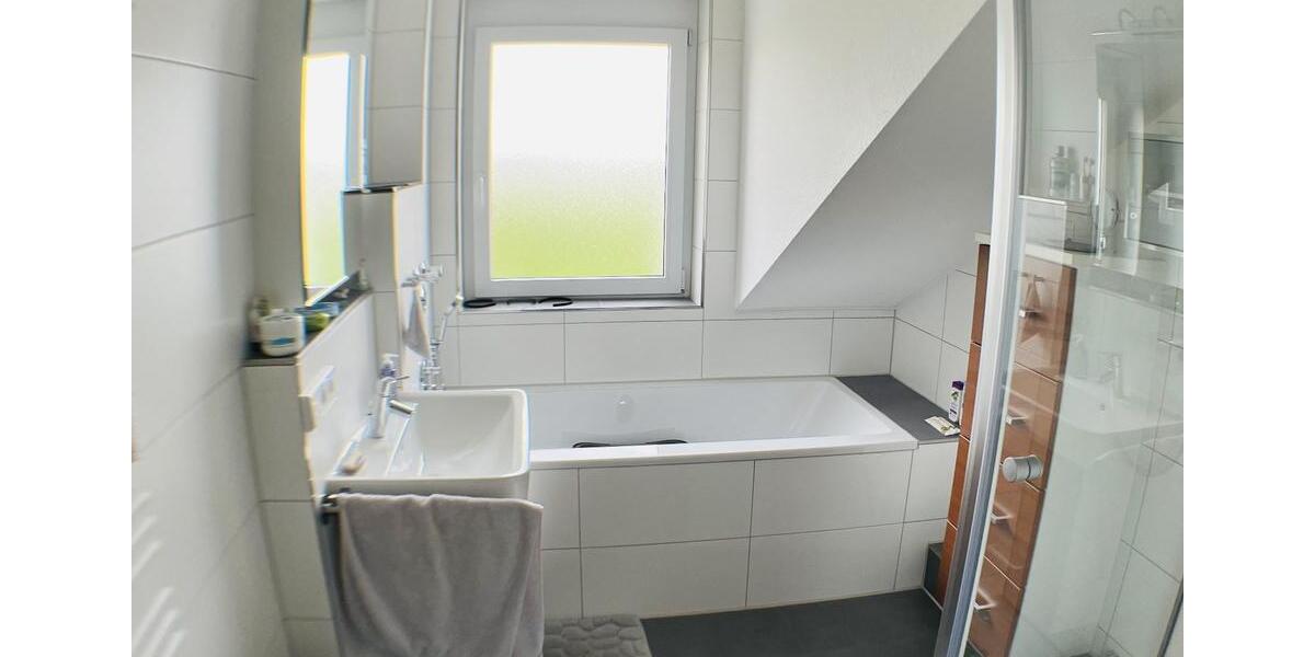 Dachgeschoßwohnung Gärtringen - 3.5 Zimmer, 94 m&sup2;, 1.100&euro; | Angebot:26381409
