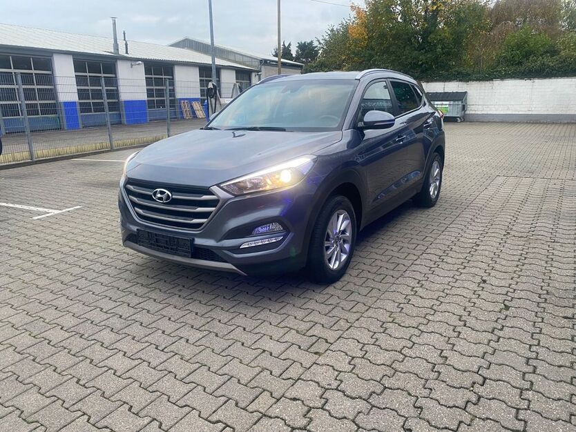 Hyundai TUCSON 210.000 km 11.950 € kamp-lintfort 47475
