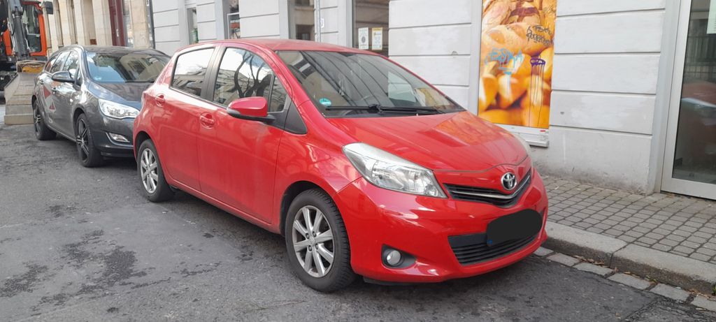 Toyota Yaris 114.000 km 6.499 &euro; Dresden 01309