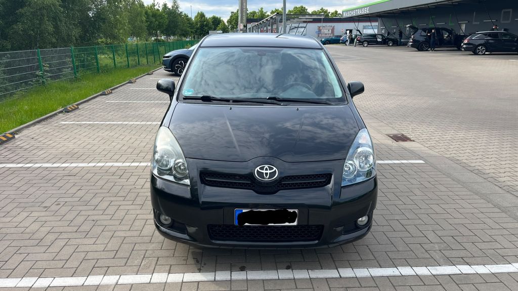 Toyota Corolla Verso 302.000 km 1.995 &euro; Bremen 28325