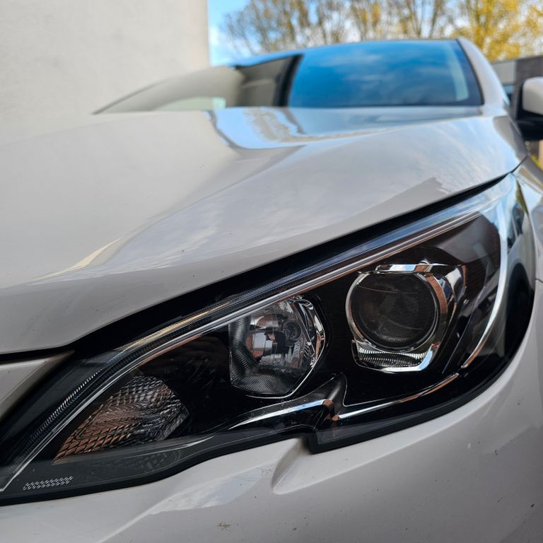 Peugeot 308 121.005 km 11.500 € Geldern 47608