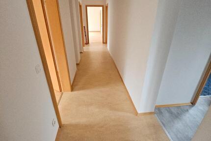 Wohnung Deggendorf - 4 Zimmer, 115 m&sup2;, 1.100&euro; | Angebot:26413727