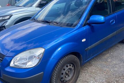 Kia Rio 1.996 km 1.890 &euro; Hanau 63452