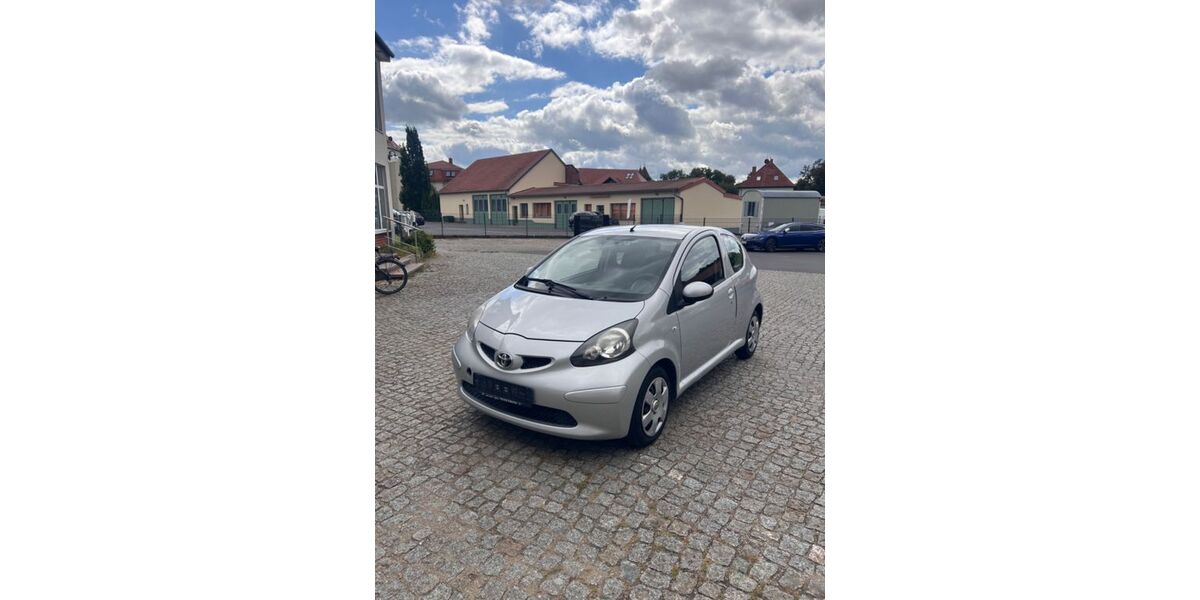 Toyota Aygo (X) 157.442 km 2.400 &euro; Luckau 15926