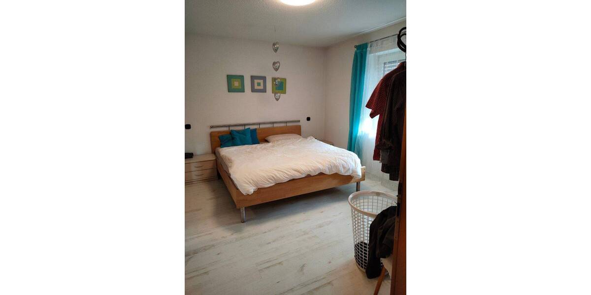 Etagenwohnung Holzheim - 5 Zimmer, 120 m&sup2;, 1.350&euro; | Angebot:26840382