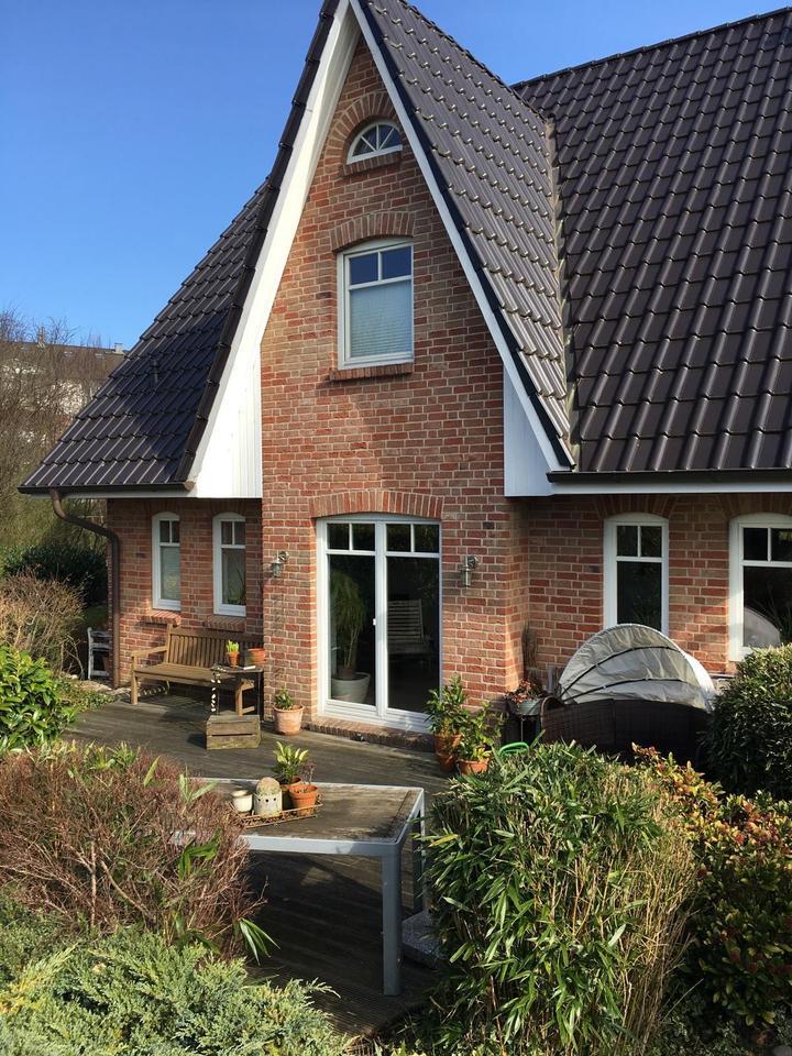 Attraktives Friesenhaus mit 5 Wohnräumen, Kamin und EBK