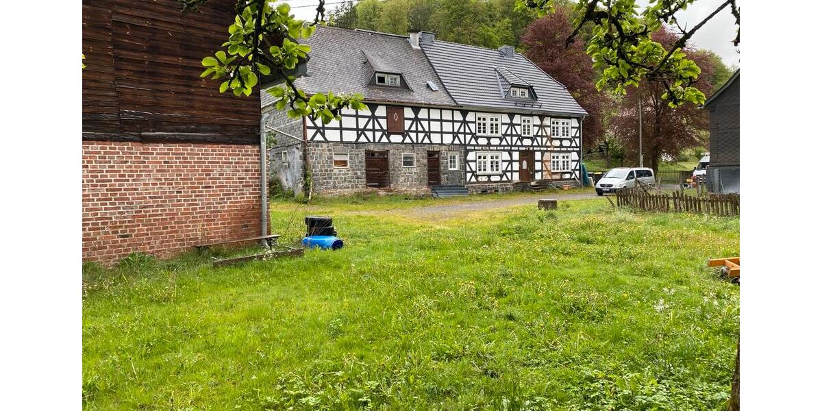 Bauernhaus, Landhaus Bad Berleburg - 5 Zimmer, 160 m&sup2;, 250.000&euro; | Angebot:26612835
