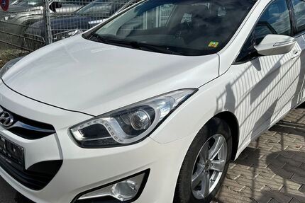 Hyundai i40 143.000 km 3.900 &euro; Saarlouis 66740