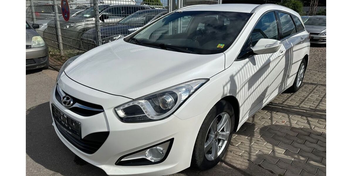 Hyundai i40 143.000 km 3.900 &euro; Saarlouis 66740
