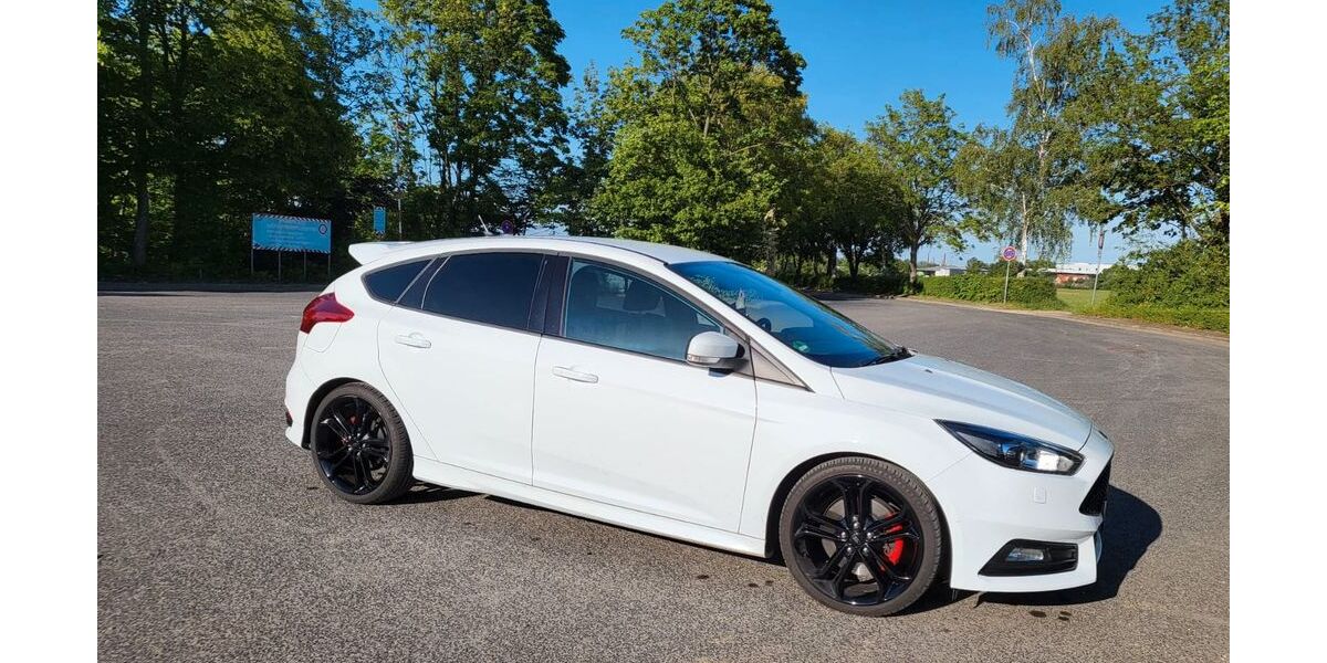 Ford Focus 100.500 km 13.900 &euro; Hürtgenwald 52393