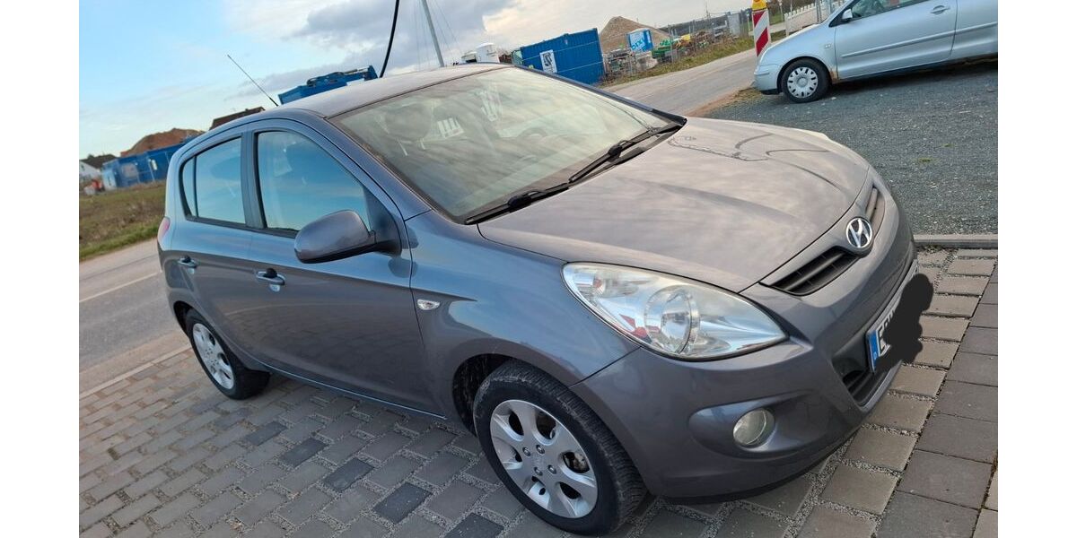 Hyundai i20 124.000 km 3.200 &euro; Adelsdorf 91325
