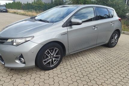 Toyota Auris 64.970 km 11.900 &euro; Schwabach 91126
