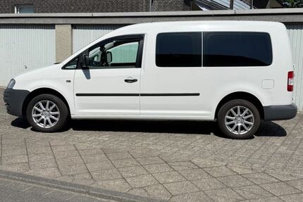 VW Caddy Maxi 223.200 km 4.999 &euro; Düsseldorf 40229