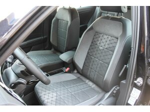 VW T-Roc 2,0 TDi 4-Motion R-Line Navi DSG SOFORT !!! 29.000 km 29.950 € Bonn 53225