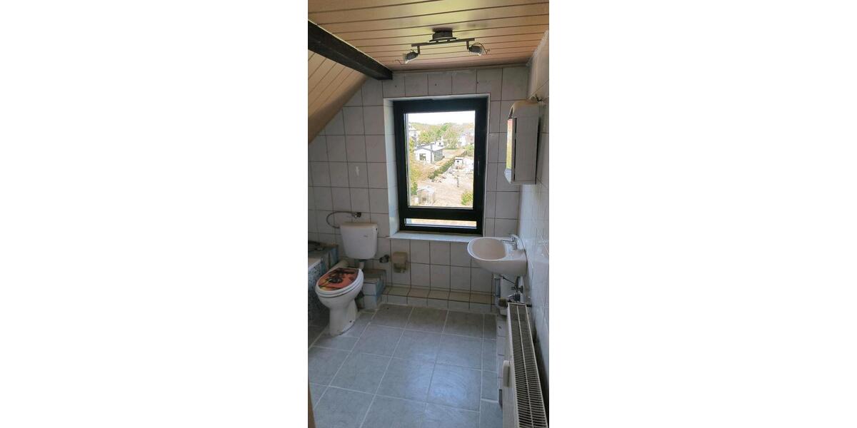 Dachgeschoßwohnung Quierschied - 2.5 Zimmer, 55 m&sup2;, 500&euro; | Angebot:26407086
