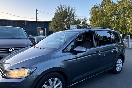 VW Touran 260.000 km 10.999 € Frankfurt am Main 60486